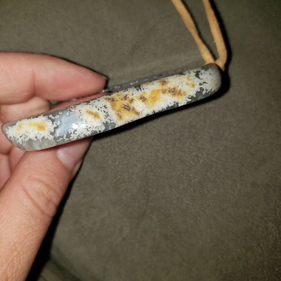 Agate Geode Slice Necklace with shells - Picture 8 of 9